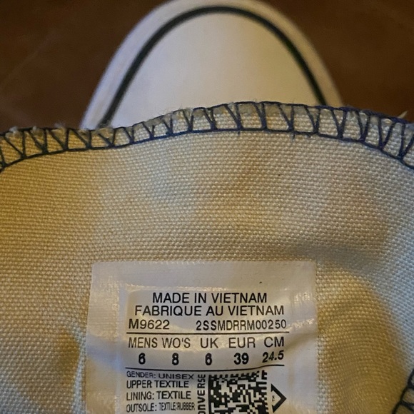 White converse sneakers size 8 - Picture 10 of 15